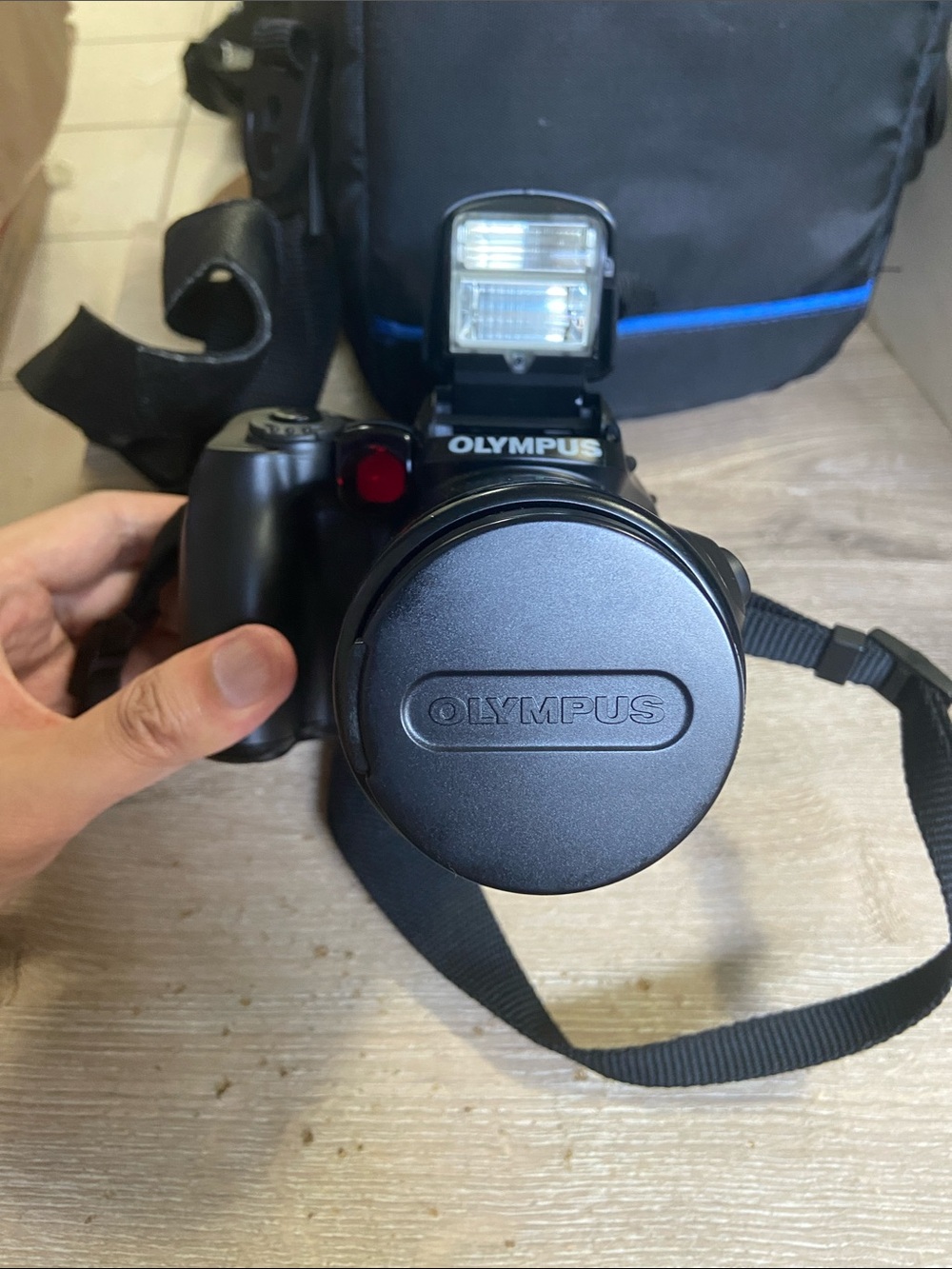 Vintage Olympus IS-3 DLX AF Zoom 35-180mm 35MM Film Camera Pop Up Flash